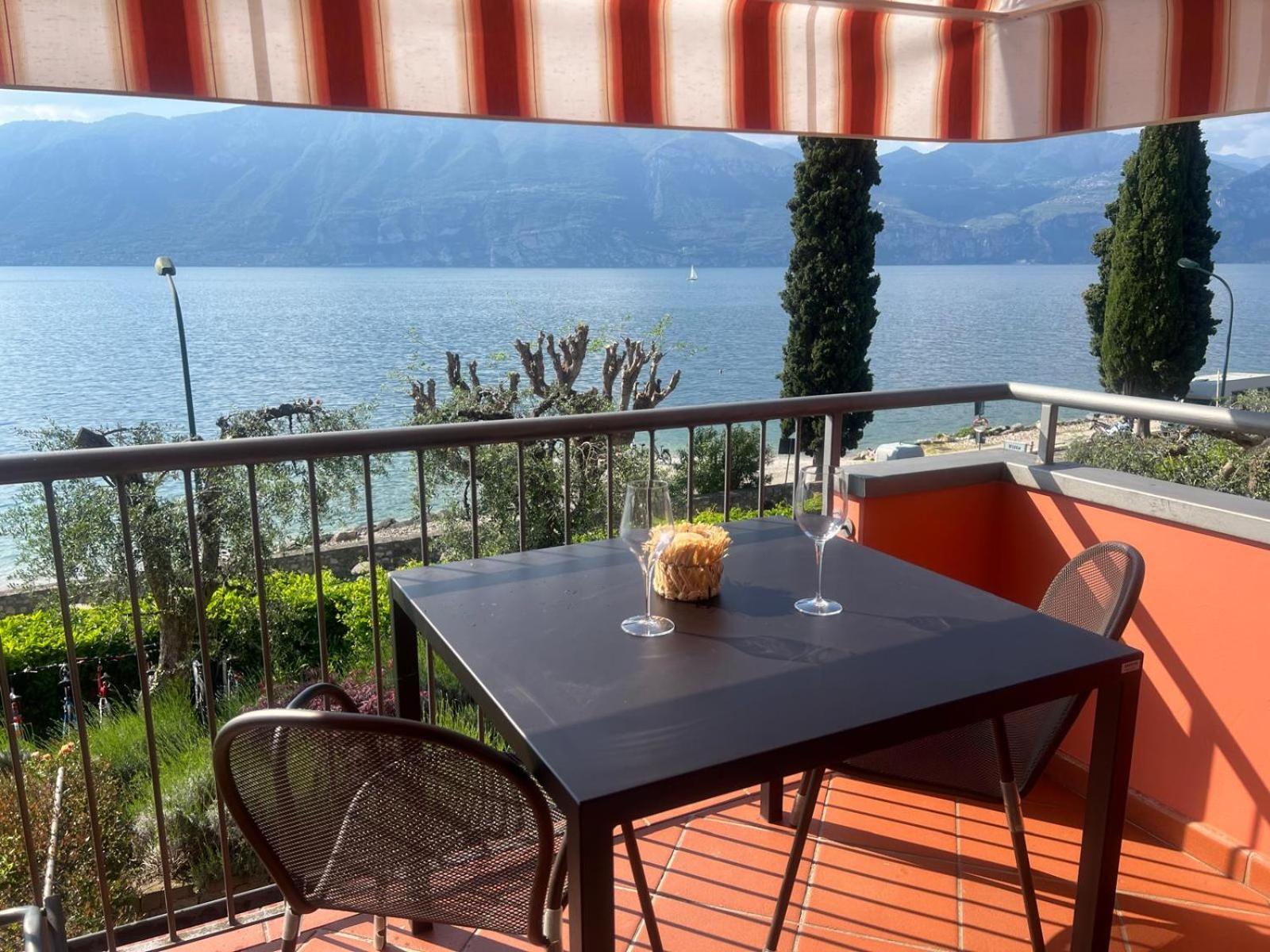 Residence Villa Al Lido Бренцоне-суль-Гарда Екстер'єр фото
