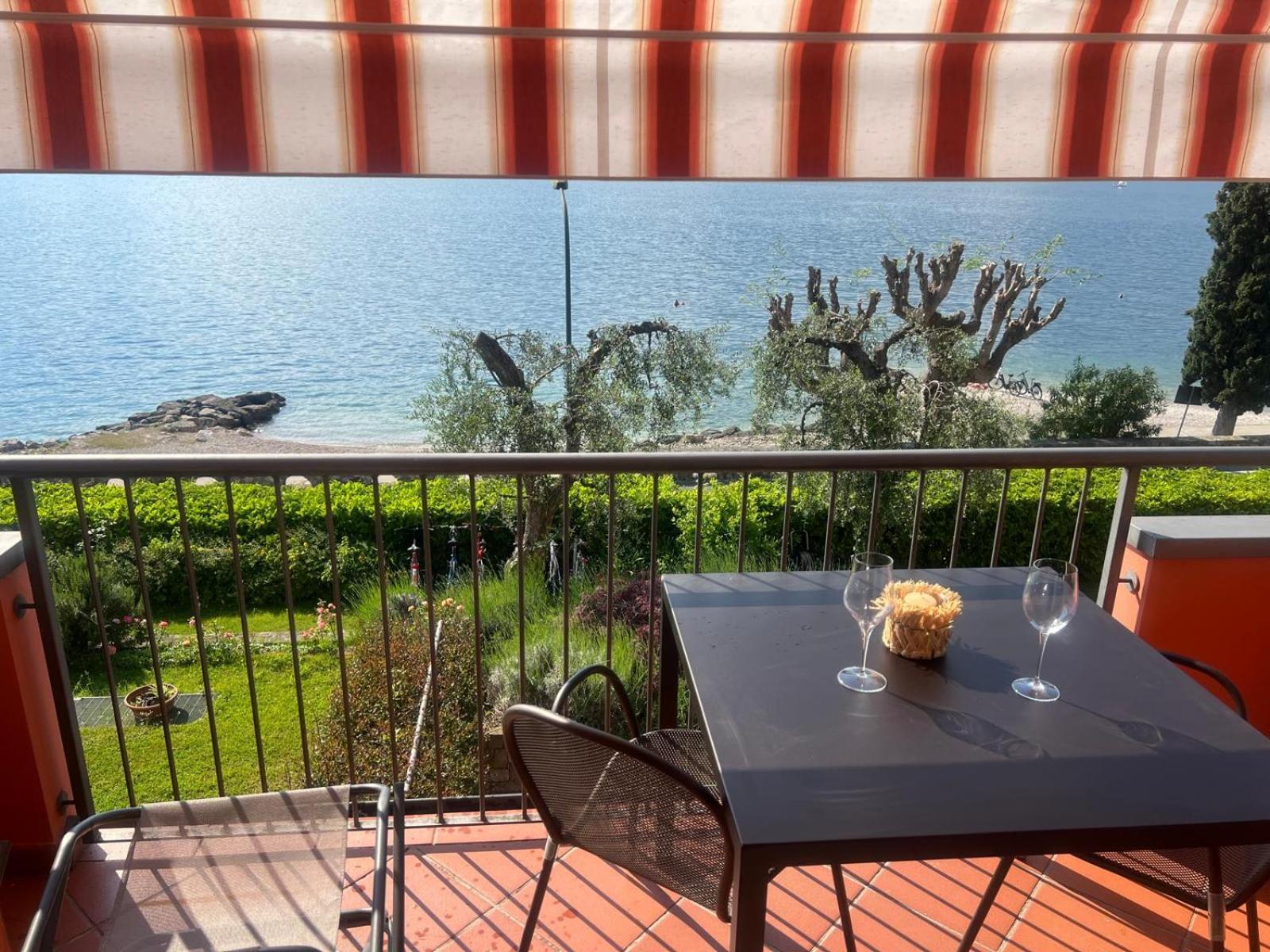 Residence Villa Al Lido Бренцоне-суль-Гарда Екстер'єр фото