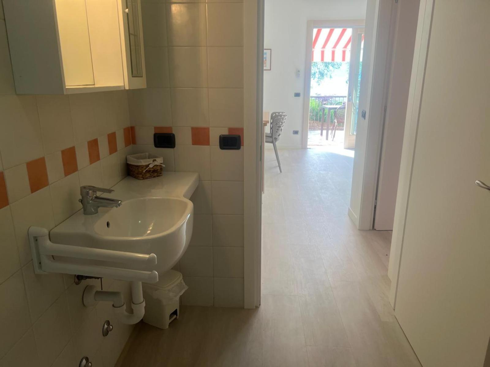 Residence Villa Al Lido Бренцоне-суль-Гарда Екстер'єр фото