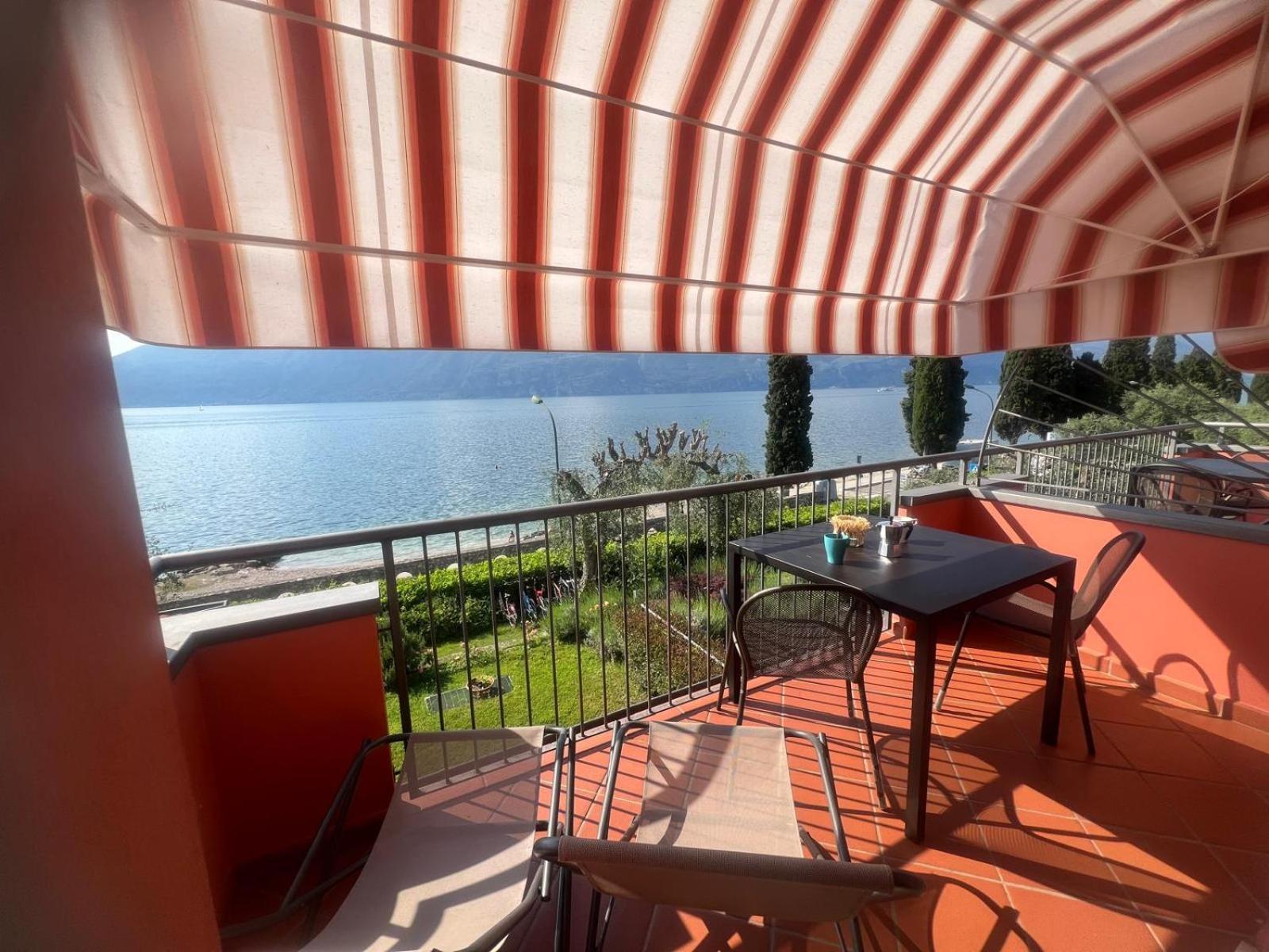 Residence Villa Al Lido Бренцоне-суль-Гарда Екстер'єр фото